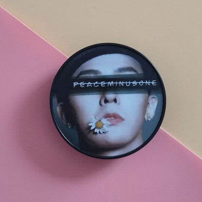 G-Dragon‘s Magsafe Stand